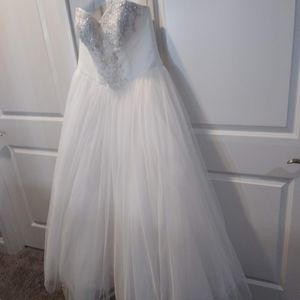 Davids Bridal NWT  strapless wedding  dress